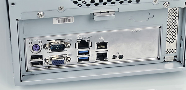 aquarius-server-e30-s11-rear.jpg aquarius-server-e30-s11-rear.jpg